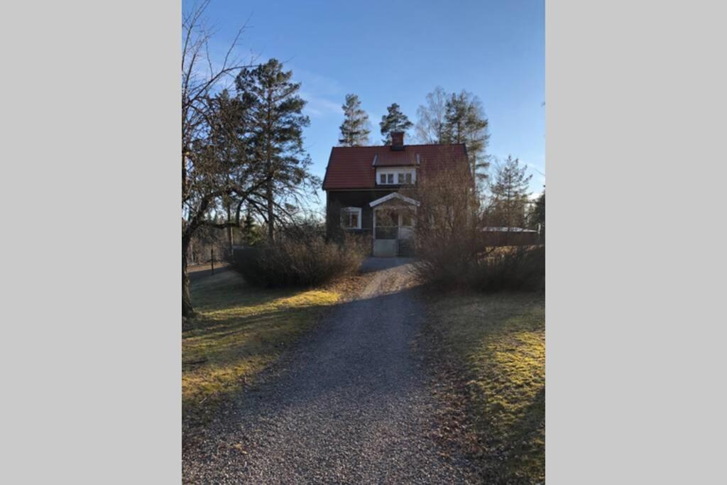 Egen Villa Pa Islandshastgard Riddarhyttan Exterior photo